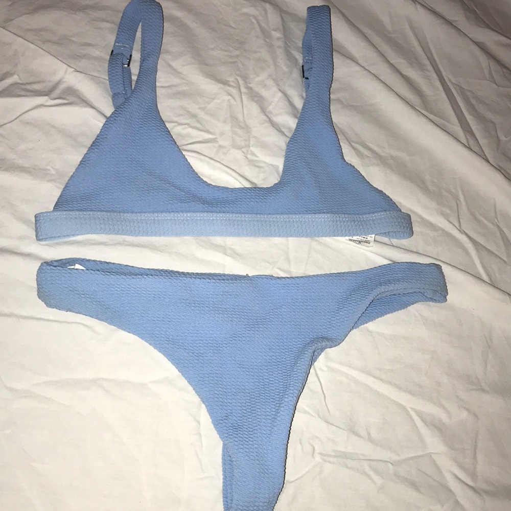 Bikini set top and bottoms